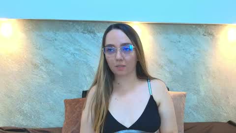 Snapshot of ashkey_bennet chatting on October 14, 4:48 am Asley Bennet online show from October 14, 4:48 am