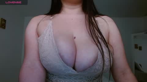 Snapshot of ashley33_ chatting on October 18, 4:04 am Ashley online show from October 18, 4:04 am