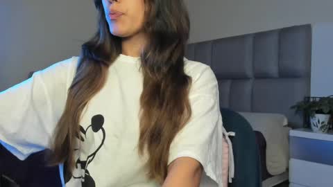 Carolina  online show from January 6, 11:31 pm