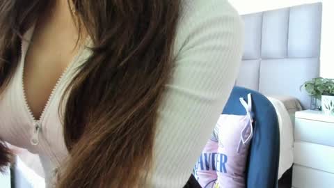 Carolina  online show from December 19, 10:00 pm