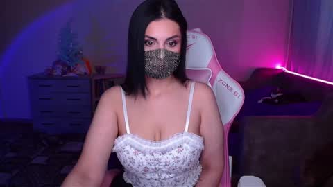 Snapshot of ashley__cooper__ chatting on February 2, 4:59 am Yasmina online show from February 2, 4:59 am