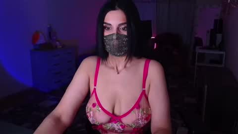 Snapshot of ashley__cooper__ chatting on December 6, 4:58 am Yasmina online show from December 6, 4:58 am