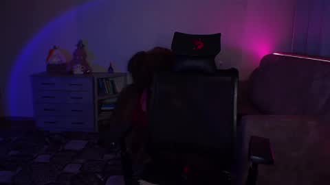 Snapshot of ashley__cooper__ chatting on December 23, 5:49 am Yasmina online show from December 23, 5:49 am