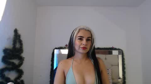ashley__tylor online show from December 26, 4:43 am