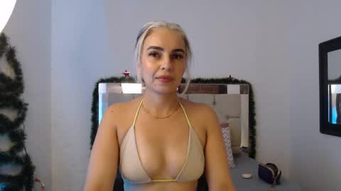 ashley__tylor online show from December 18, 3:47 am