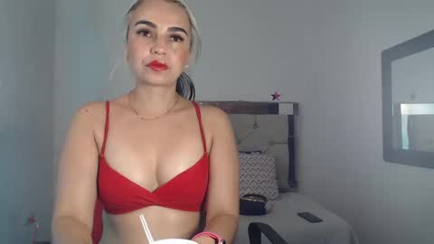 ashley__tylor online show from January 11, 4:27 am