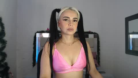 ashley__tylor online show from December 27, 6:03 am