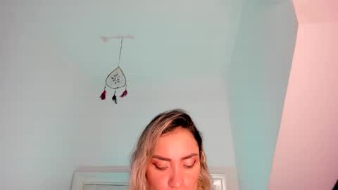 Snapshot of ashley_blair chatting on February 21, 3:54 pm ashley_blair online show from February 21, 3:54 pm