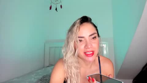Snapshot of ashley_blair chatting on January 30, 10:19 am ashley_blair online show from January 30, 10:19 am