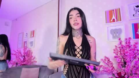 ashley_blum_ online show from March 18, 12:10 pm