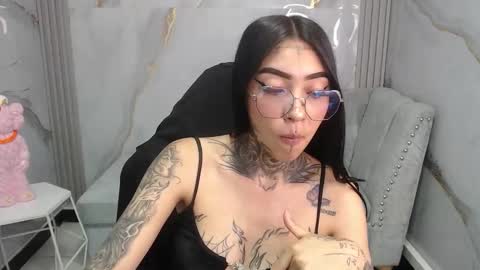 Snapshot of ashley_blum_v chatting on October 23, 8:48 pm ashley_blum_v online show from October 23, 8:48 pm