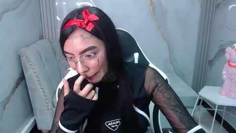 Snapshot of ashley_blum_v chatting on September 25, 9:56 pm ashley_blum_v online show from September 25, 9:56 pm