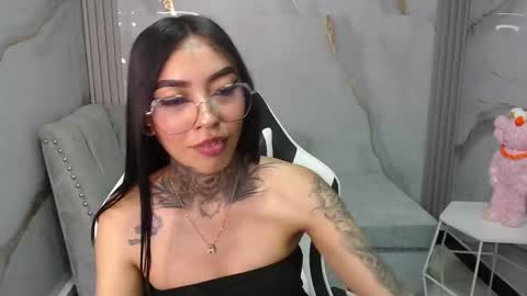 Snapshot of ashley_blum_v chatting on October 1, 8:25 pm ashley_blum_v online show from October 1, 8:25 pm