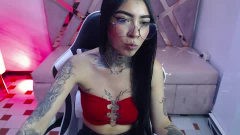 Snapshot of ashley_blum_v chatting on October 26, 9:10 pm ashley_blum_v online show from October 26, 9:10 pm