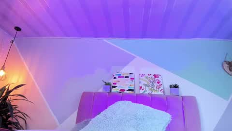 ASHLEY online show from December 3, 2:27 pm