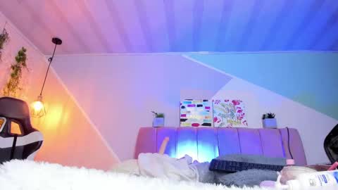 ASHLEY online show from December 17, 12:54 pm