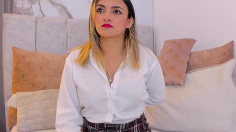 Snapshot of ashley_ruiz_ chatting on January 28, 8:26 pm Camila online show from January 28, 8:26 pm
