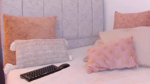 Snapshot of ashley_ruiz_ chatting on January 20, 8:18 pm Camila online show from January 20, 8:18 pm
