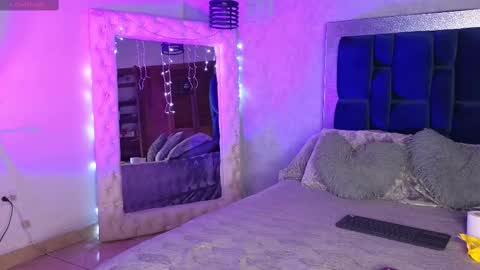 Snapshot of ashleybrend chatting on October 15, 9:28 pm CAMILA online show from October 15, 9:28 pm