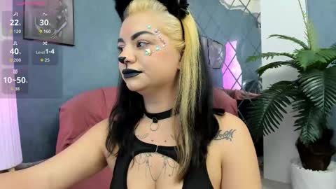 Ashley Brook online show from October 31, 8:46 pm