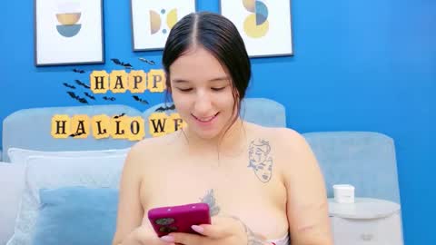 Ashley Evans online show from October 29, 8:55 pm