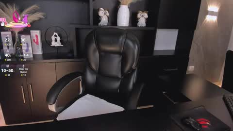 Ashley Jhonson  online show from October 21, 8:35 pm