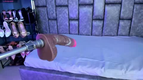 ASHLEY  My schedule 600 - 1400 GMT -5 online show from April 14, 4:56 am