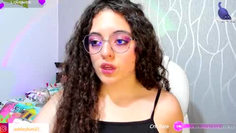 Snapshot of ashleykiim_ chatting on February 15, 7:17 pm .. Ashley .. online show from February 15, 7:17 pm
