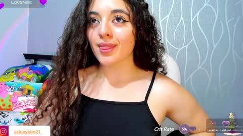 Snapshot of ashleykiim_ chatting on December 24, 12:22 am .. Ashley .. online show from December 24, 12:22 am