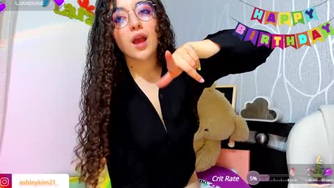 Snapshot of ashleykiim_ chatting on December 18, 8:36 pm .. Ashley .. online show from December 18, 8:36 pm
