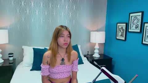 AshleyRoberh online show from August 4, 3:23 am