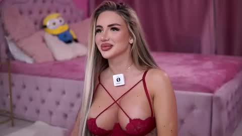 Snapshot of ashleysinnx chatting on September 28, 3:17 pm Ashley online show from September 28, 3:17 pm