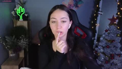 Snapshot of ashleyskott chatting on January 13, 7:43 am Ashley online show from January 13, 7:43 am