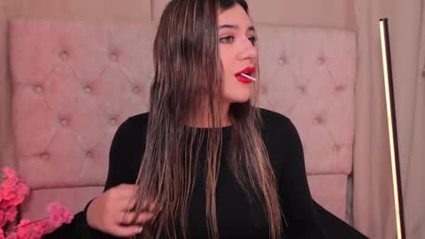 Snapshot of ashleyvalirya chatting on February 14, 4:04 am Ashley Lauren online show from February 14, 4:04 am