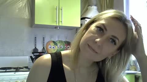 Snapshot of ashleyxhoney chatting on February 10, 8:09 am AshleyXHoney online show from February 10, 8:09 am