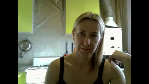 Snapshot of ashleyxhoney chatting on September 11, 6:14 am AshleyXHoney online show from September 11, 6:14 am