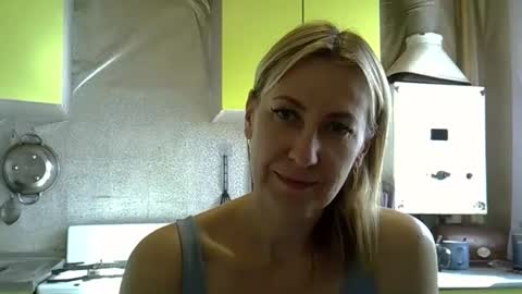 Snapshot of ashleyxhoney chatting on September 9, 6:35 am AshleyXHoney online show from September 9, 6:35 am