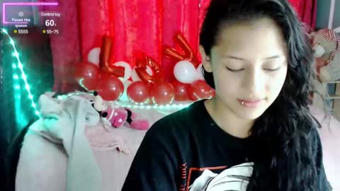 Snapshot of ashly_little2 chatting on February 17, 7:33 pm Ashly online show from February 17, 7:33 pm