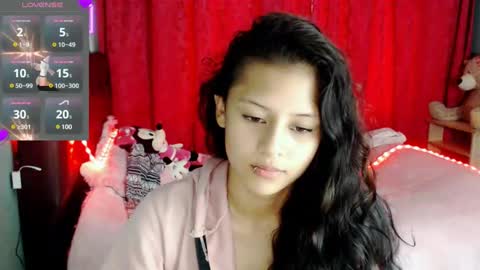 Snapshot of ashly_little2 chatting on February 25, 7:49 pm Ashly online show from February 25, 7:49 pm