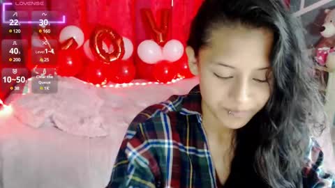 Snapshot of ashly_little2 chatting on February 14, 7:02 pm Ashly online show from February 14, 7:02 pm