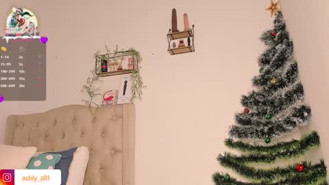 Snapshot of ashly_z chatting on December 31, 12:36 pm Ashly online show from December 31, 12:36 pm