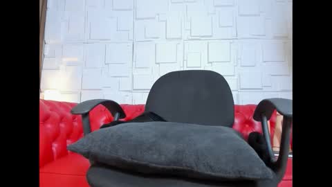 ashlybenison online show from October 7, 5:01 am