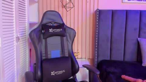 ashlye_miller_ online show from December 22, 4:17 am