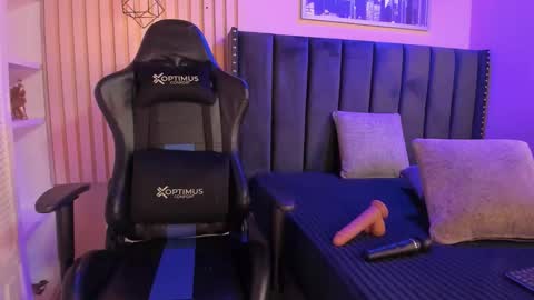 Snapshot of ashlye_miller_ chatting on October 15, 4:15 am ashlye_miller_ online show from October 15, 4:15 am