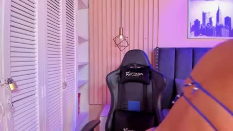 ashlye_miller_ online show from December 21, 4:19 am