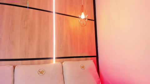 ashlyn online show from October 6, 8:35 pm