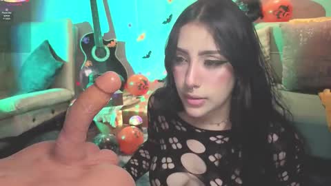 Snapshot of ashlynnlowe_ chatting on October 8, 8:02 pm Ash  online show from October 8, 8:02 pm