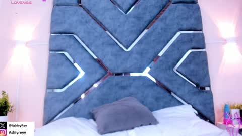 Snapshot of ashlyrey_1 chatting on December 20, 10:22 pm Ashly online show from December 20, 10:22 pm