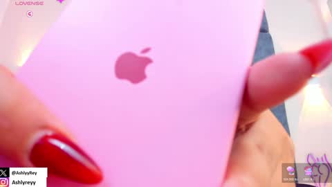Snapshot of ashlyrey_1 chatting on January 13, 10:56 pm Ashly online show from January 13, 10:56 pm