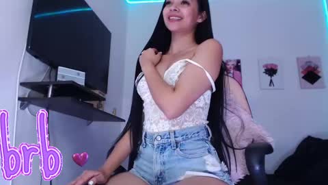 Snapshot of ashlyvesneva chatting on January 23, 10:33 pm Ashly online show from January 23, 10:33 pm